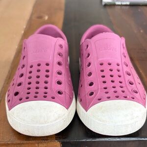 Native Kids Slip-On Water Shoes in Bright Pink